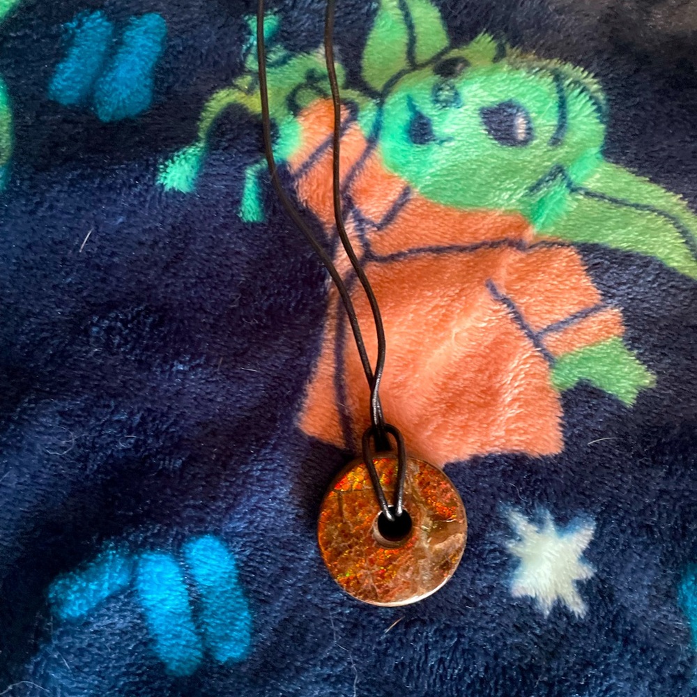 Circular wooden adjustable necklace